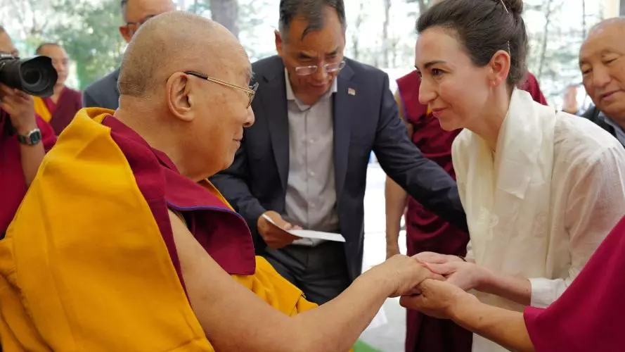 Dr Caroline Emmer de Albuquerque Green and His Holiness the 14th Dalai Lama