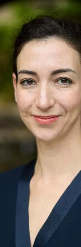 dr caroline green by ian wallman 00016